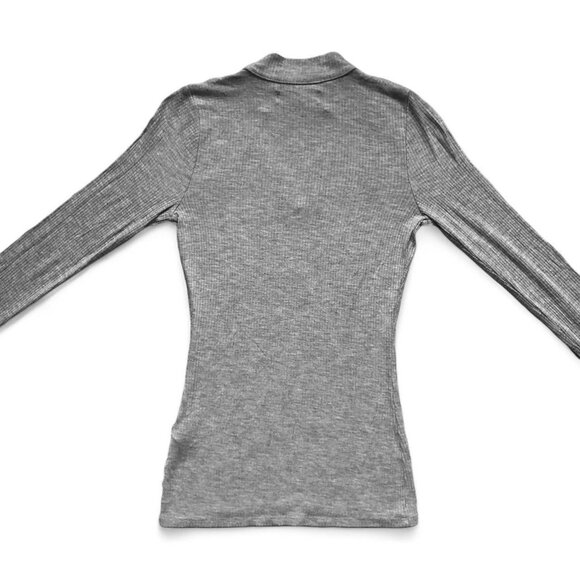 Hollister Grey Keyhole Top - Picture 4 of 4